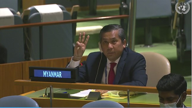 Kyaw Moe Tun i FN:s generalförsamling den 25 februari.