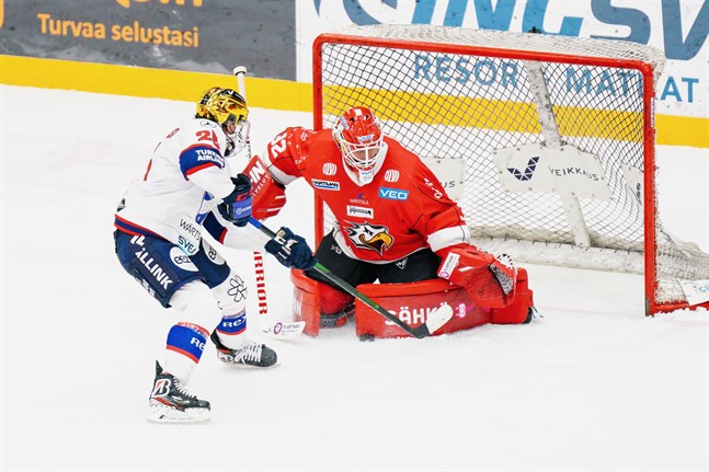 Frilägen och tursamma studsar. Niko Hovinen hade det inte särskilt roligt mot Helsingfors IFK.