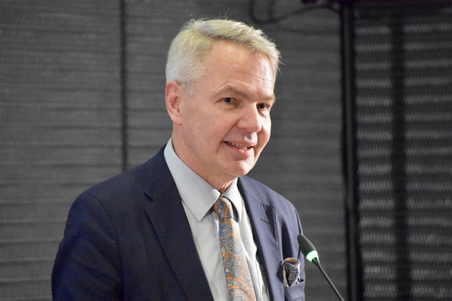 Utrikesminister Pekka Haavisto (Gröna) leder de nordiska utrikesministrarnas möte på fredag.