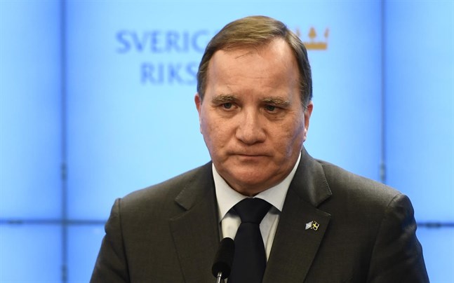 Sveriges statsminister Stefan Löfven (S) vill att Vetlanda ska känna att hela landet står bakom dem.