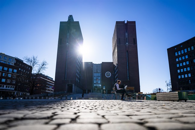 Oslo införde nya restriktioner den 2 mars. Flera professorer vill nu att resten av landet följer efter.