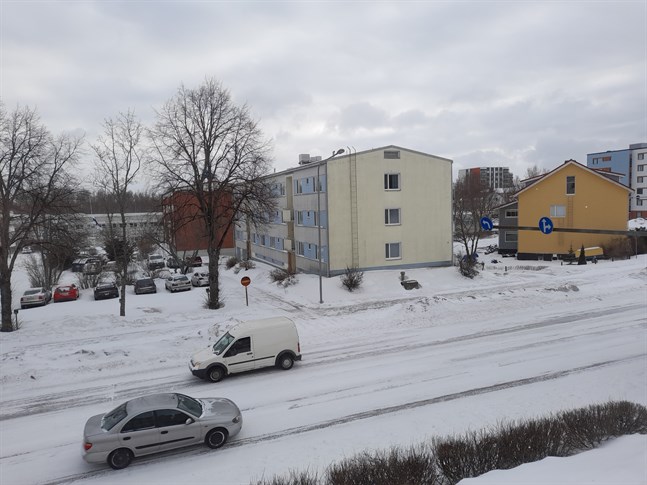 Se upp i trafiken, varnar meteorologerna. Snöbyar kan ställa till det.