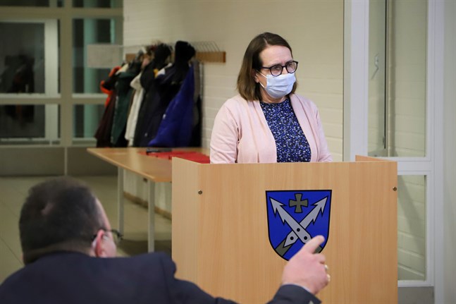 Det fanns mycket att säga om kommunens aktier i Molpe Strömmen. När Katarina Holmqvist lyfte fram södra porten till världsarvet var nästa ledamot redan i kö för en taltur.