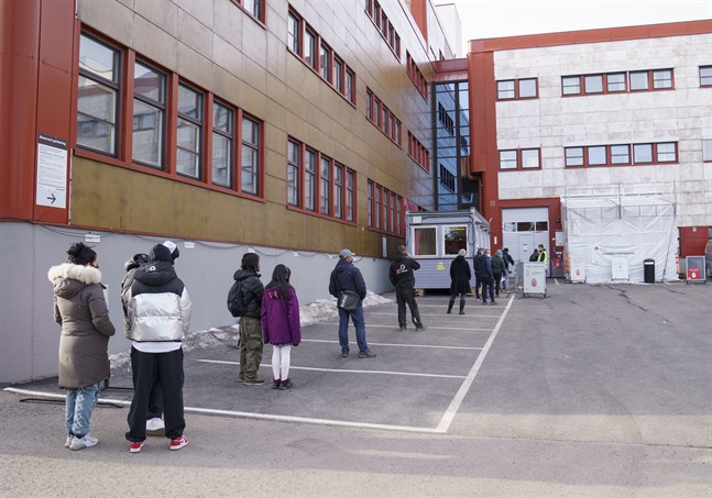 Kö för att covid-testa sig i Stovner i Oslo.