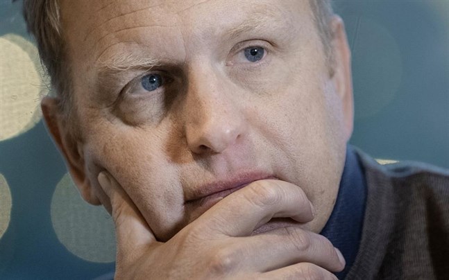 Scanias vd Henrik Henriksson erkänner att bolaget mutat sig fram i Indien.