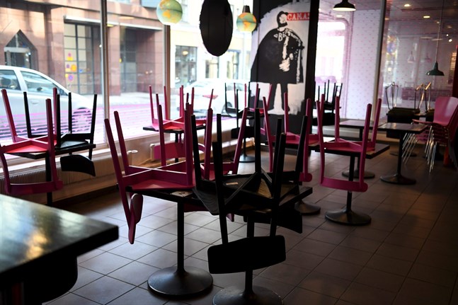 Om en fortsatt stängning inte bedöms vara nödvändig får restaurangerna öppna sina lokaler den 9 april.