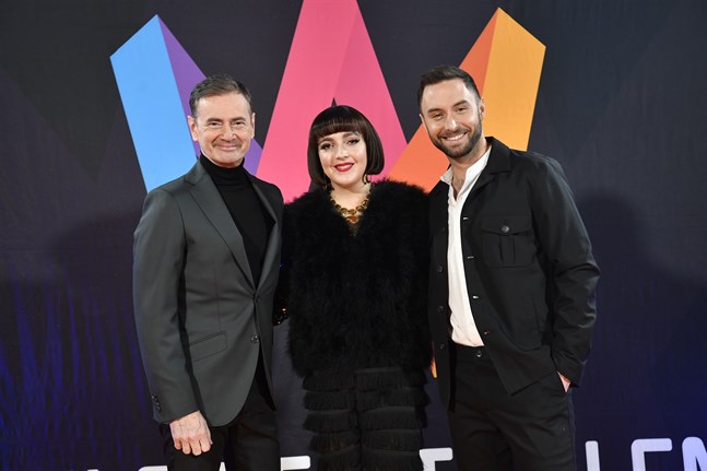 Christer Björkman, Shima Niavarani och Måns Zelmerlöw leder Melodifestivalfinalen.