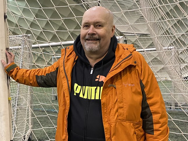 Det finns att göra, och seriepremiären kommer emot, konstaterar Krafttränaren Jorma Huusko.