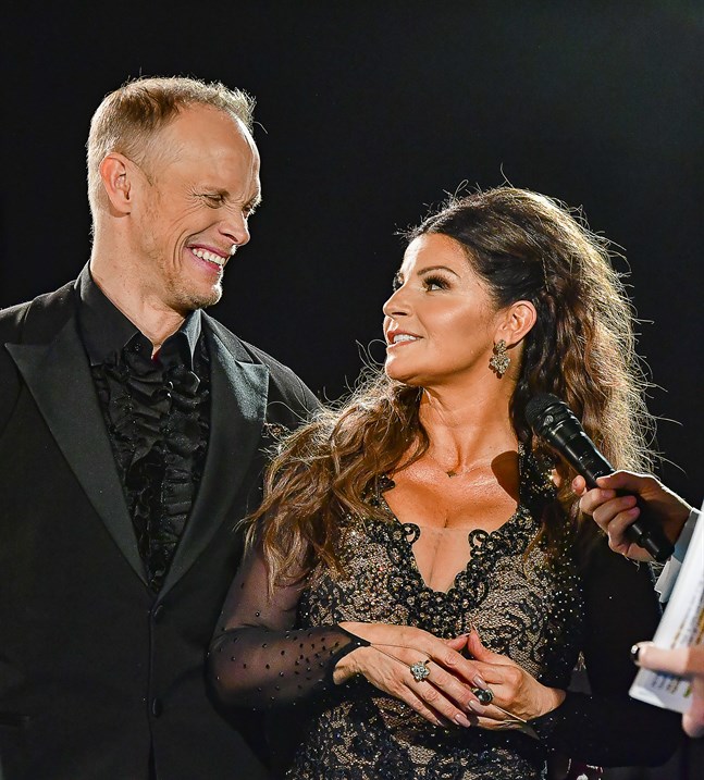 Carola Häggkvist och Tobias Karlsson.