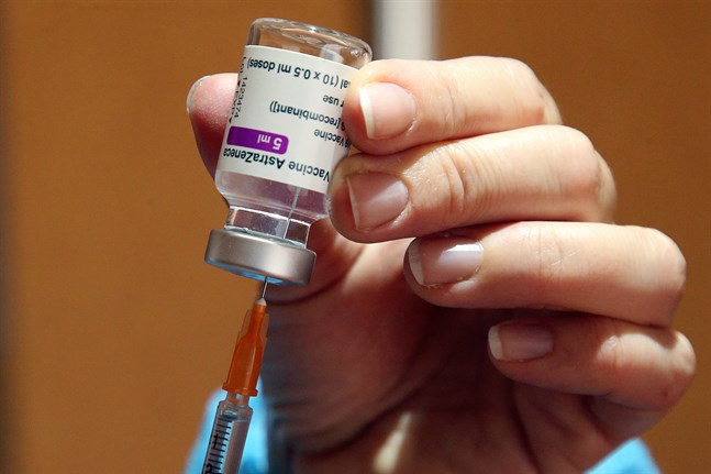 Flera länder har pausat vaccineringen med Astra Zenecas vaccin. Arkivbild.