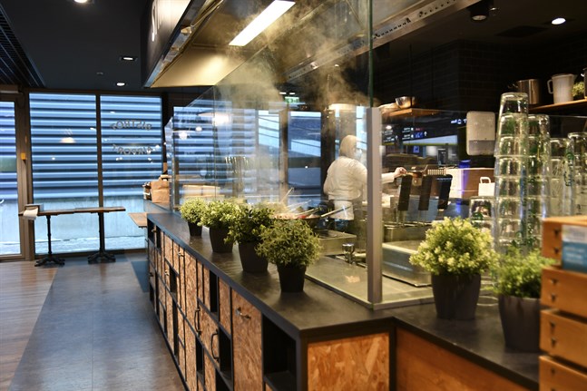 Det är ännu oklart exakt vilka områden i landet som kan komma att omfattas av en förlängd restaurangstängning.