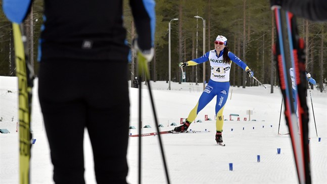 Ikalisankaret Krista Pärmäkoski gav allt och det förde hennes lag hela vägen upp på guldpallen i FM-stafetten på lördag.