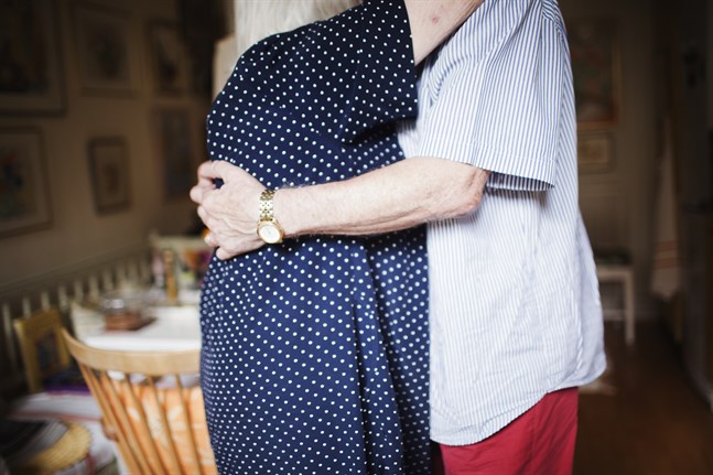 Färdigvaccinerade behöver inte längre hålla avstånd i Danmark. Genrebild.