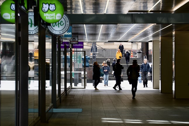 Enligt Yle kommer en stor del av finländarna att följa de eventuella begränsningarna i rörelsefrihet.