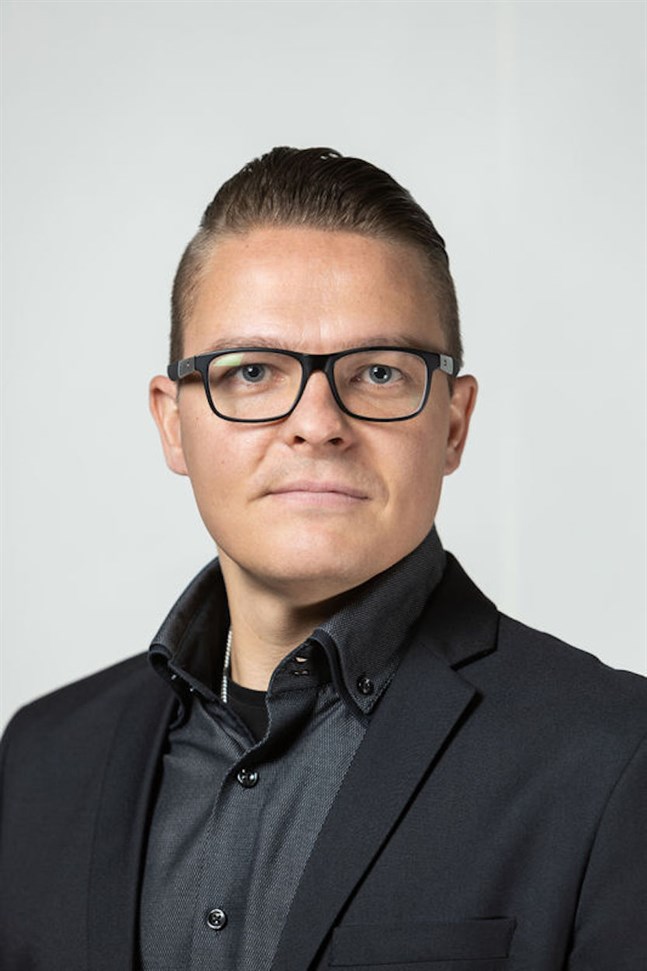 Teemu Lehtonen byter offentlig sektor till privat.