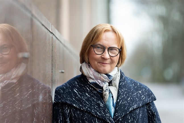 Diskrimineringsombudsman Kristina Stenman ser inga juridiska problem med regeringens planer att omfördela vaccindoser enligt regionala omständigheter.