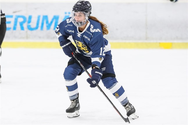 Landslagets stjärnanfallare Susanna Tapani har endast spelat tre ishockeymatcher den här säsongen.