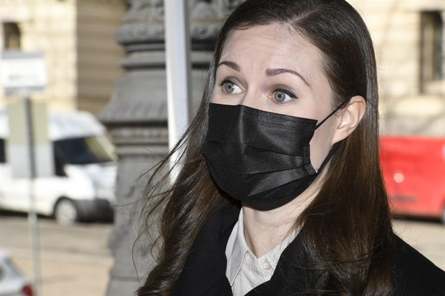 Det var en svår bakläxa för statsminister Sanna Marin (SDP), den svåraste politiska motgången under hennes tid som statsminister, skriver Dan Ekholm i sin analys.