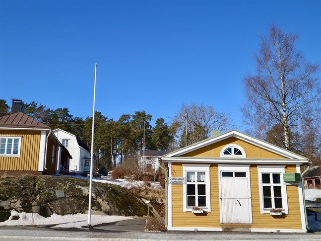 Förutom initiativet kring att rädda påskhäxorna har Zachariasskolans hem och skola-förening också fixat fram en digital tipsrunda. Den börjar från Brostugan i Nykarleby.