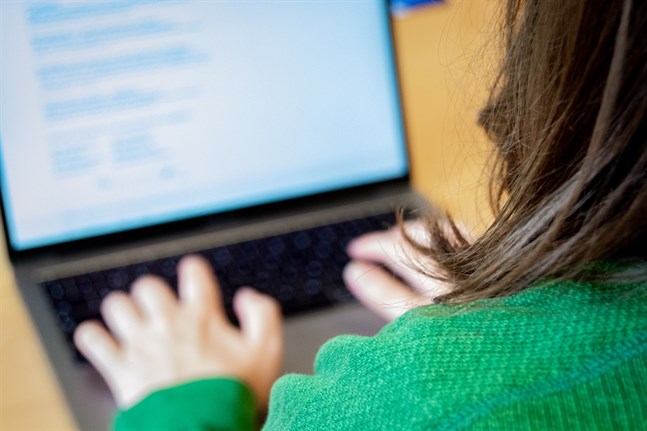 Cybersäkerhetscentret bedömer att omkring 1,4 miljoner finländare finns med bland de personer som berörs av Facebookläckan.