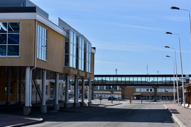 Regionförvaltningsverket i Sydvästra Finland fattade i torsdags beslut om att införa obligatoriska hälsokontroller för personer som kommer till Åbo hamn från utlandet. Arkivbild.