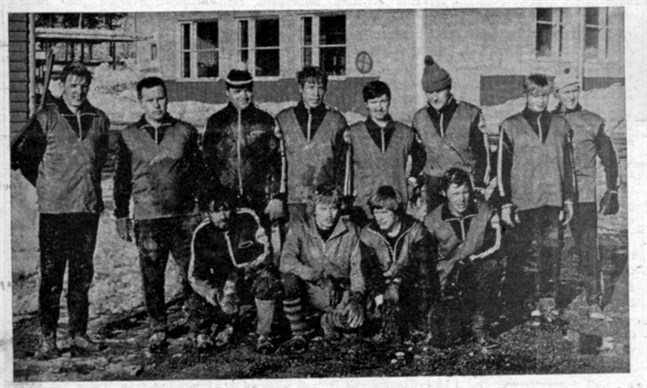 Krafts segrande lag, stående fr.v. spelande tränaren Raimo Huss, Sven Nyman, Boris Bergman, Börje Bergman, Gösta Lapveteläinen, Klas-Göran Nygård, Sven Backman, Kaj Nygård och knästående Rainer Norrgrann, Aarno Lindholm, Hannu Aalto och Krister Wilhelms.
