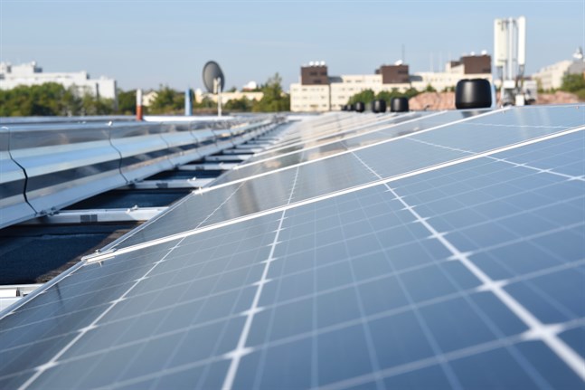 Solpaneltillverkaren Solar Finland lägger om sin produktion av solceller på grund av avslöjanden om tvångsarbete i den autonoma regionen Xinjang i Kina. Arkivbild.