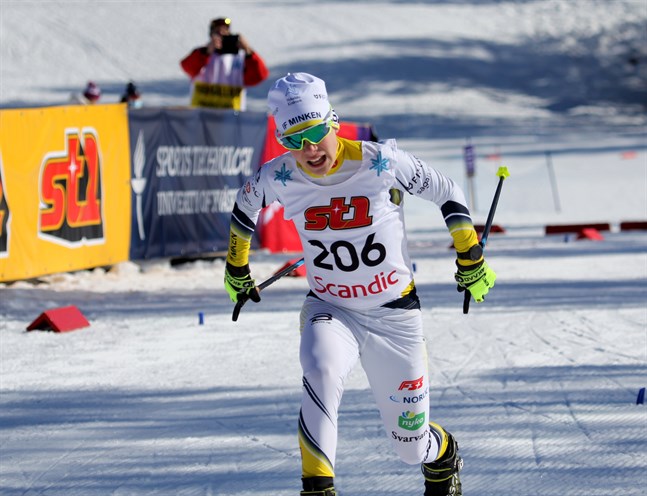 Minkens Topias Vuorela lade beslag på mästerskapet i 14-årsklassen på lördagen. Bilden är från fredagens sprinttävling där han tog sig till semifinal.