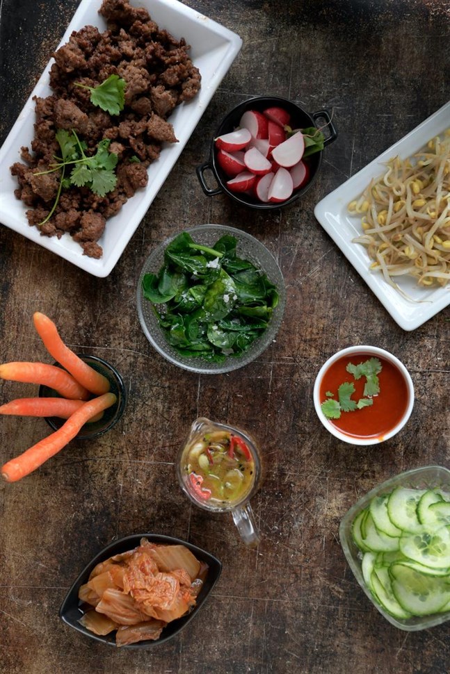 Bibimbap är Koreas svar på pyttipanna och kan innehålla lite av varje.