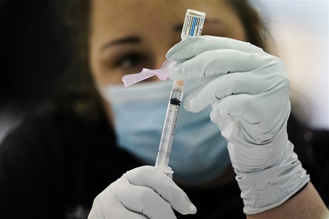 När vaccindoserna börjar komma i tillräcklig mängd kommer alla händer att behövas och då är man redo att utnyttja företagshälsovården också i Österbotten.