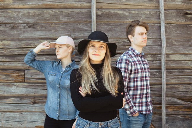 Tillsammans är (från vänster i bild) Ebba Åström, Mindy Svenlin och Max Åström The Haralds.