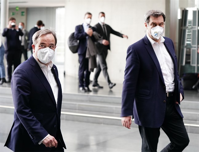 Ledarna för Tysklands två kristdemokratiska partier, Armin Laschet (CDU, till vänster) och Markus Söder (CSU, till höger).