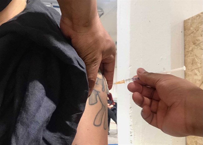 Frankrike och Tyskland har valt att inte ge Astra Zenecas vaccin som andra dos till under 55- och 60-åringar som fått det som första dos.