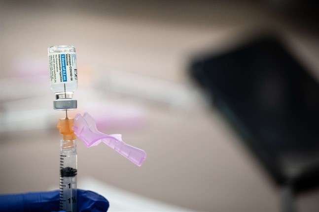 Hanna Nohynek säger att de hade väntat sig en leverans av Johnson & Johnsons coronavaccin i slutet av april.