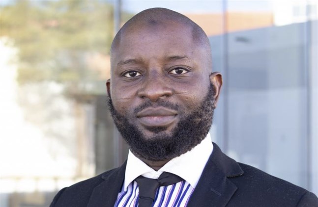 Racheed Alabi disputerade vid Vasa universitet i torsdags.