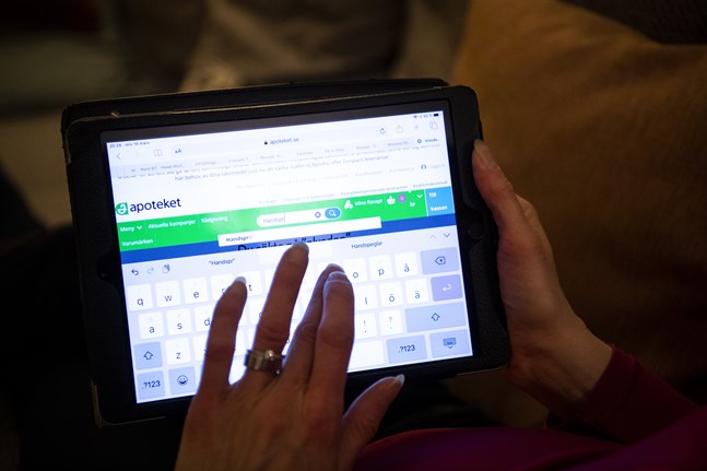 Människor riskerar att köpa bluffmediciner från fel källor i brist på tillgänglig information, varnar fyra forskare. Arkivbild.