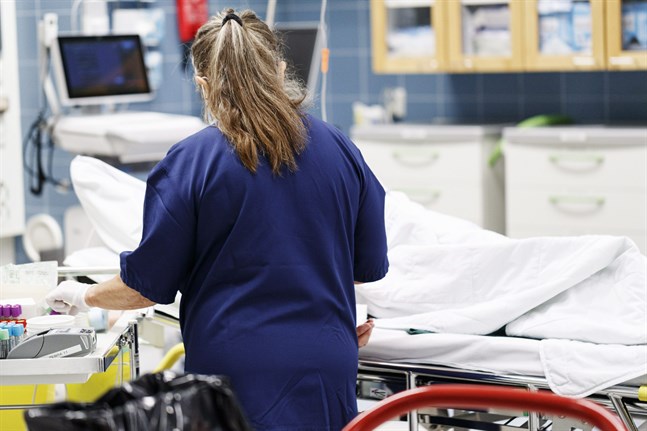På fredagen vårdades totalt 127 coronapatienter på sjukhus runtom i landet. 34 av dem behövde intensivvård.