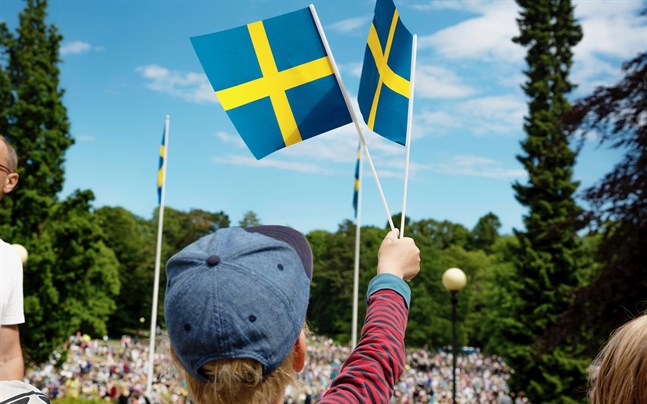 Många svenska bolag väljer att inte flagga svenskt i Finland.