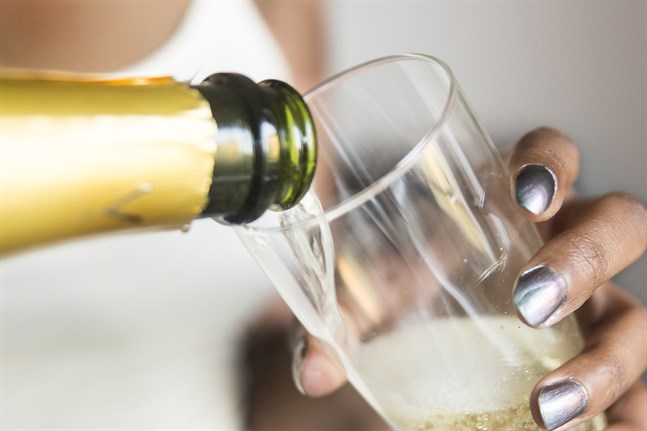 Bara dryck från den franska regionen Champagne får ha namnet på flaskan.