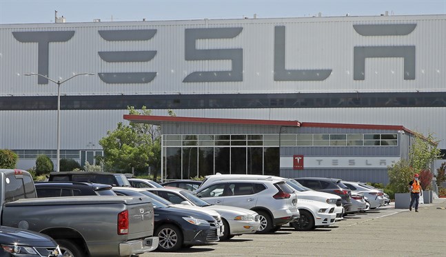 En dödsolycka med en Tesla i Texas antas ha skett i en förarlös bil.