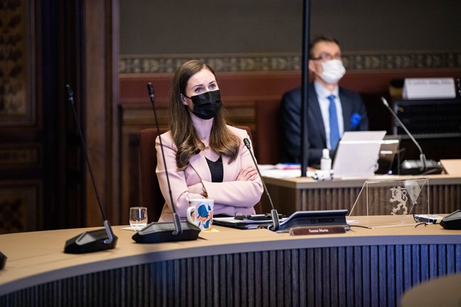 Enligt barometern har finlandssvenskarnas betyg för statsminister Sanna Marin (SDP) och för statsrådet i sin helhet sjunkit.