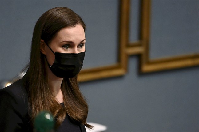 Enligt barometern har finlandssvenskarnas betyg för statsminister Sanna Marin (SDP) och för statsrådet i sin helhet sjunkit.
