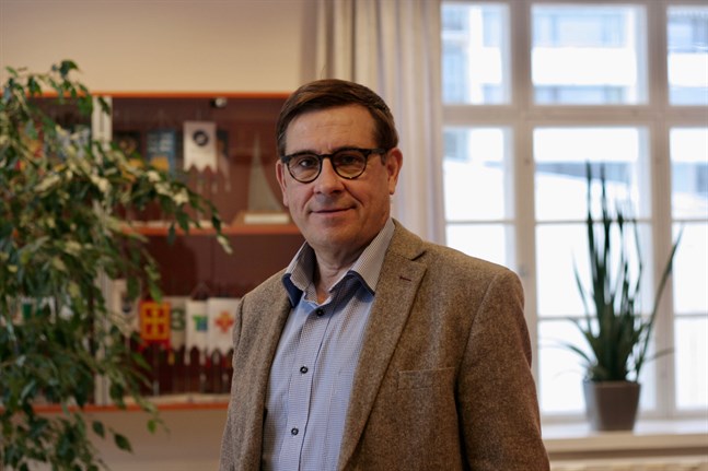 För tillfället fungerar Kaj Suomela som landskapsdirektör i Österbotten.