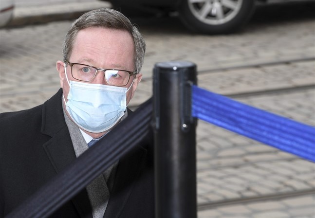 Näringsminister Mika Lintilä (C) varnar för risken att coronastöden blir bestående. Han vill inleda en avveckling av coronastöden till företagen redan nästa år.