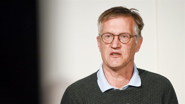 "Jag vill tydligt påpeka att vi fortfarande har ett allvarligt läge", säger statsepidemiolog Anders Tegnell. Arkivbild