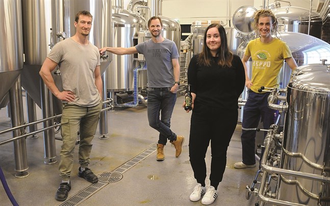 Keppo bryggeri-gänget består av Carl-Henrik Höglund, Björn Höglund, Nadja Myllyviita och Caj Fors-Klingenberg.