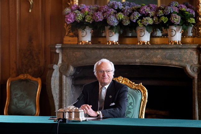 Kung Carl Gustaf intervjuas i nya "Värvet". Arkivbild.