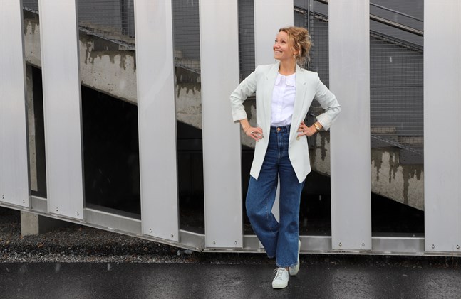 Jannica Granbacka säger att Vaasa Run ska ha något för alla – för de som jagar tider, som joggar eller promenerar i egen takt och för de som inte alls deltar i loppet utan bara vill uppleva stämningen på stadion i Sandviken.