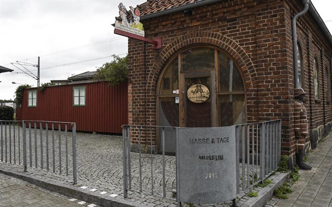 Hasse & Tage-museet i Tomelilla är tillfälligt stängt på grund av pandemin. Men ringer – det gör det.