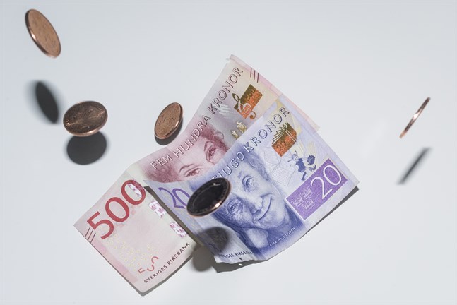 Handelsbanken höjer prognosen för svensk BNP-tillväxt till 3,8 procent i år.